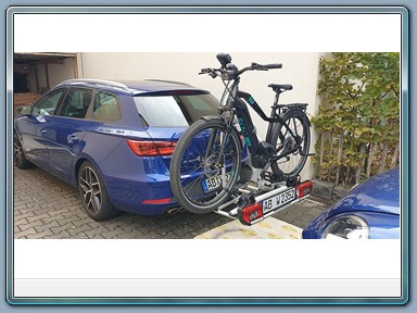 Wichtiges Zubeh&ouml;r - ein Fahrradtr&auml;ger f&uuml;rs Auto.