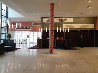 Crowne Plaza Hotel, Br&uuml;gge