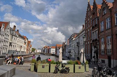 Jan van Eyckplein, Br&uuml;gge