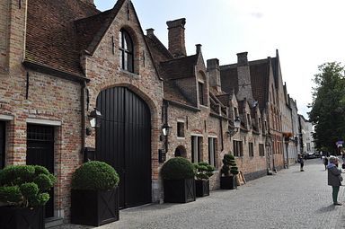 Br&uuml;gge