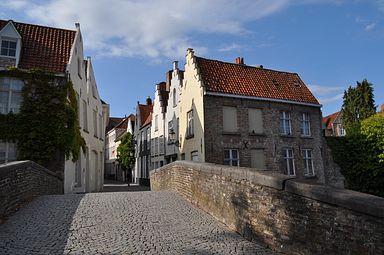 Br&uuml;gge