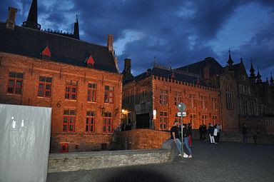 Br&uuml;gge