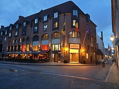 Crowne Plaza Hotel, Br&uuml;gge