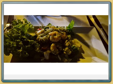 The Breakers Diving & Surfing Lodge
- Seafood Dinner am Hotelstrand -